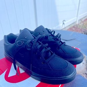 Brand new all black,Nike GTS 97, Size 11, Never been worn.